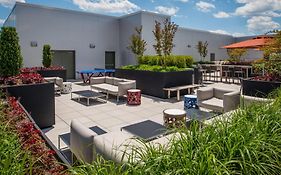 Stunning City View - Condo At Crystal City With Rooftop